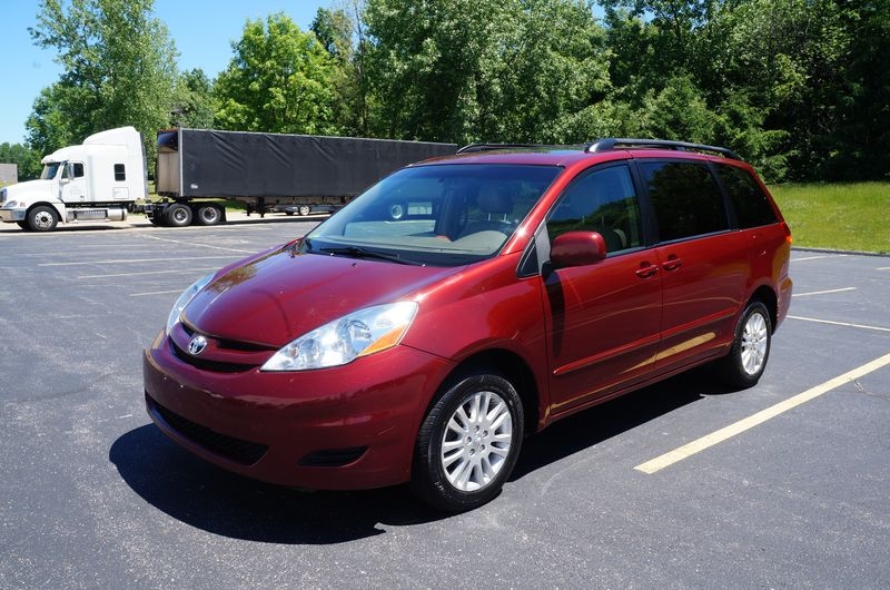 2010 Toyota Sienna XLE